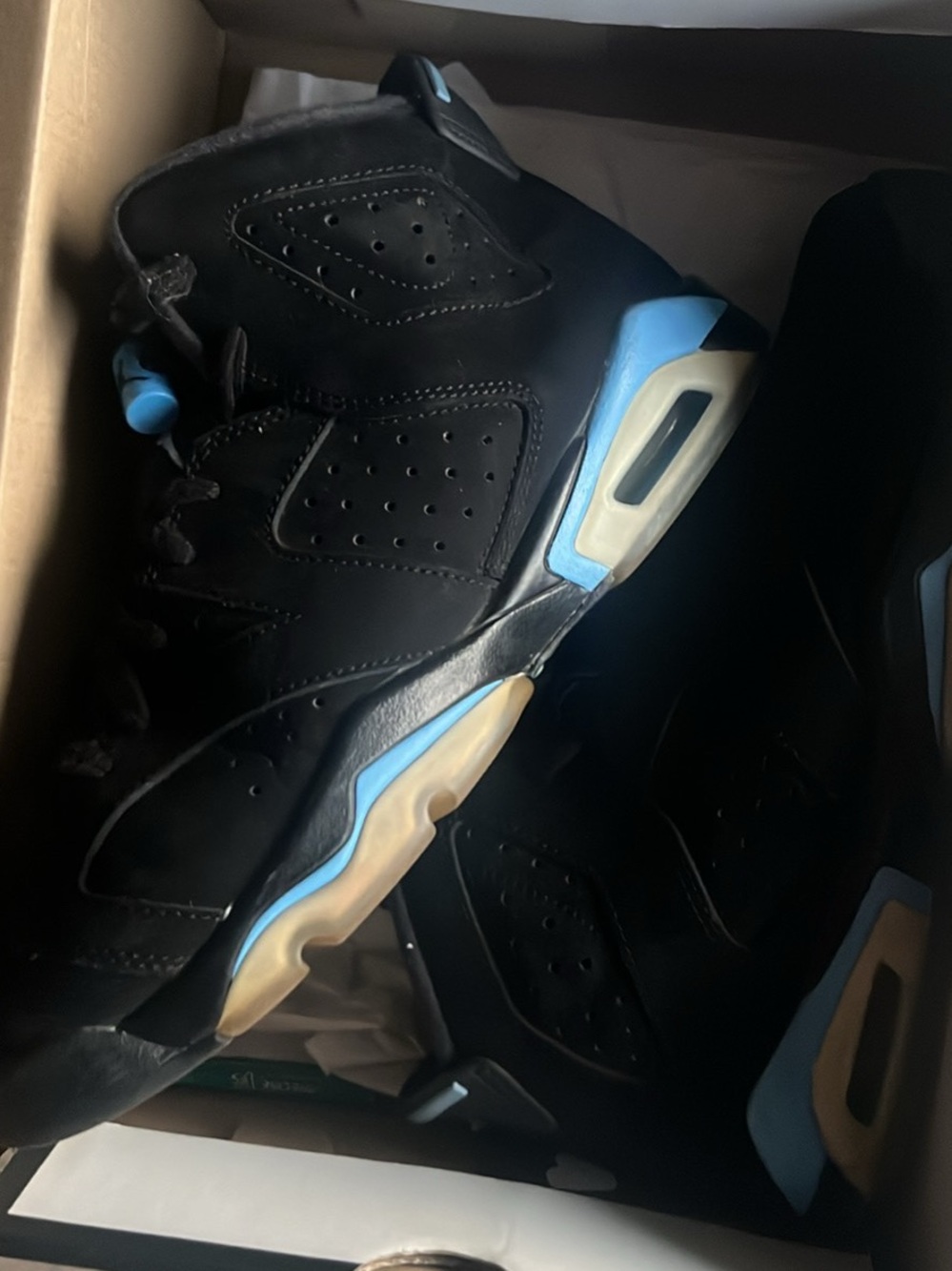 Jordan Men's Black and Light Blue Retro Sneakers
